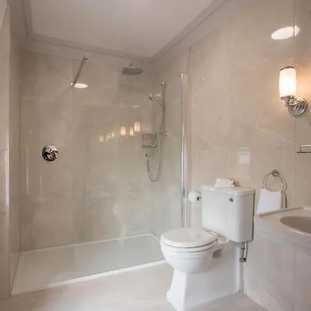 Отель Skellig 4*